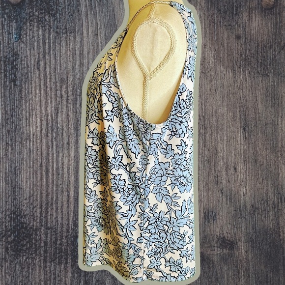 MICHAEL Michael Kors Blue Floral Keyhole Sleeveless Top W/ Braided Leather Strap - Picture 6 of 8